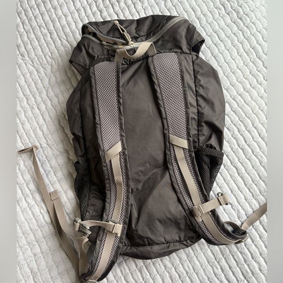 camelback backpack - Picture 2 of 2